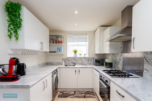 Kitchen- click for photo gallery